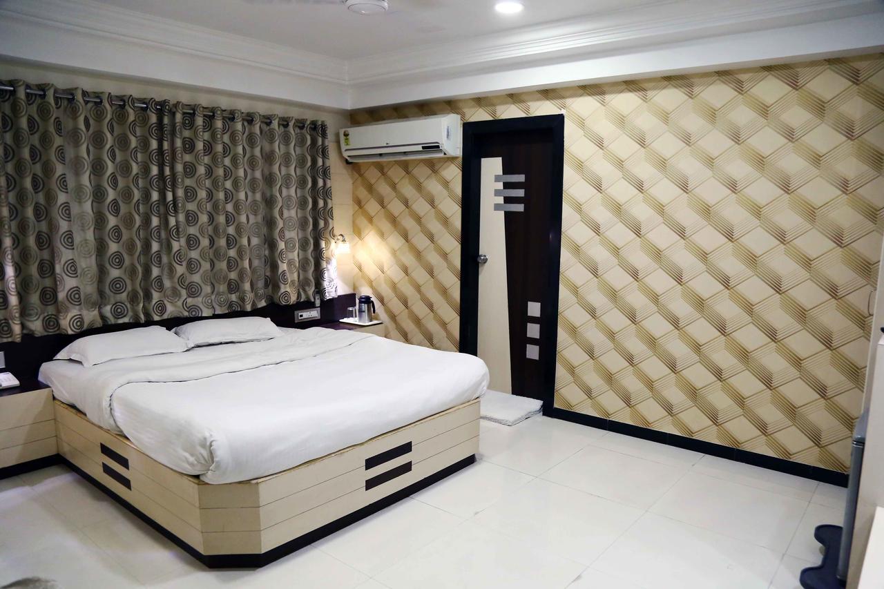 Hotel Regency Dzsámnagar Kültér fotó