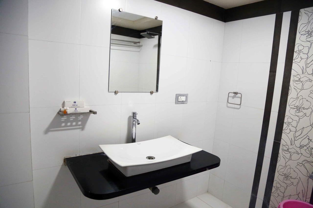 Hotel Regency Dzsámnagar Kültér fotó