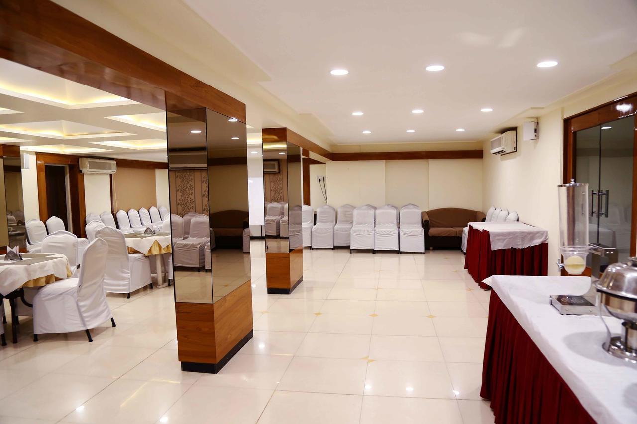 Hotel Regency Dzsámnagar Kültér fotó