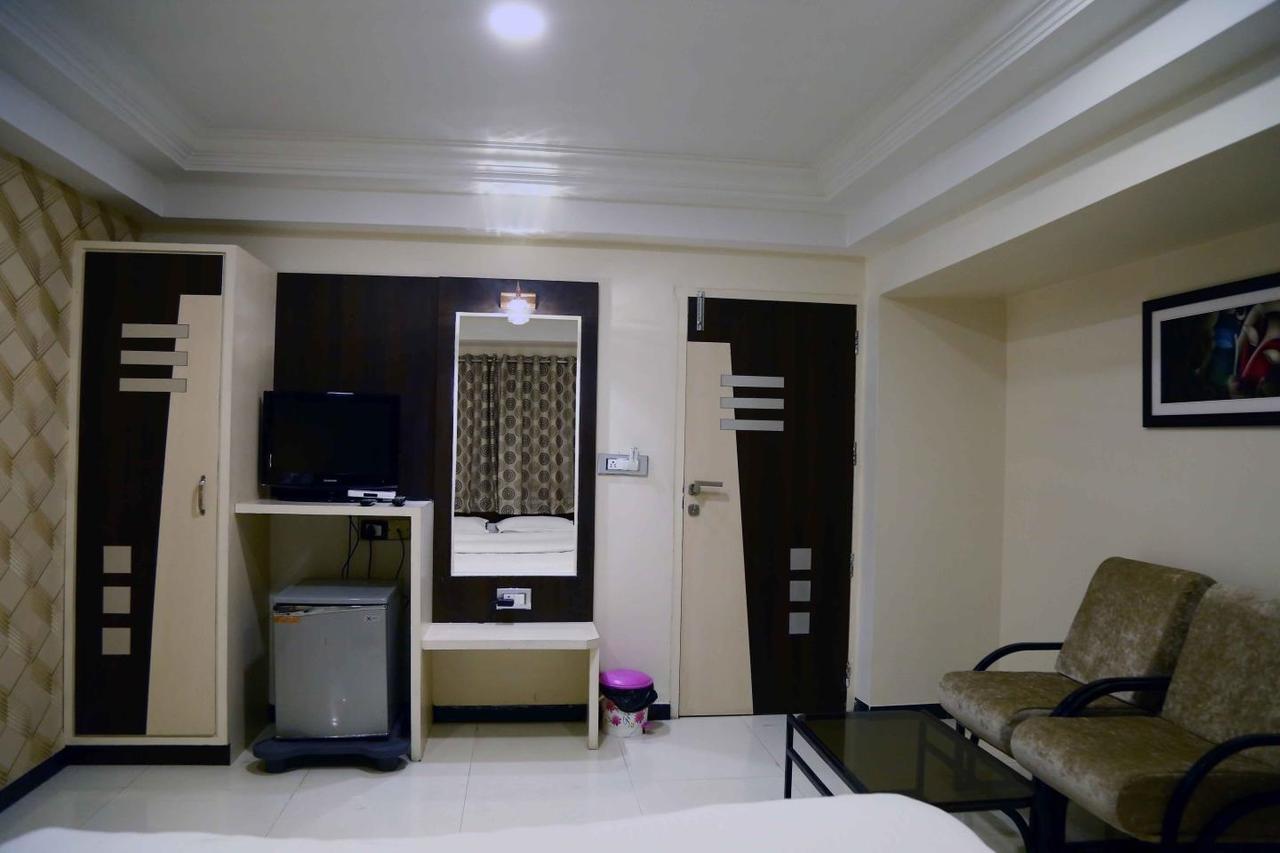 Hotel Regency Dzsámnagar Kültér fotó
