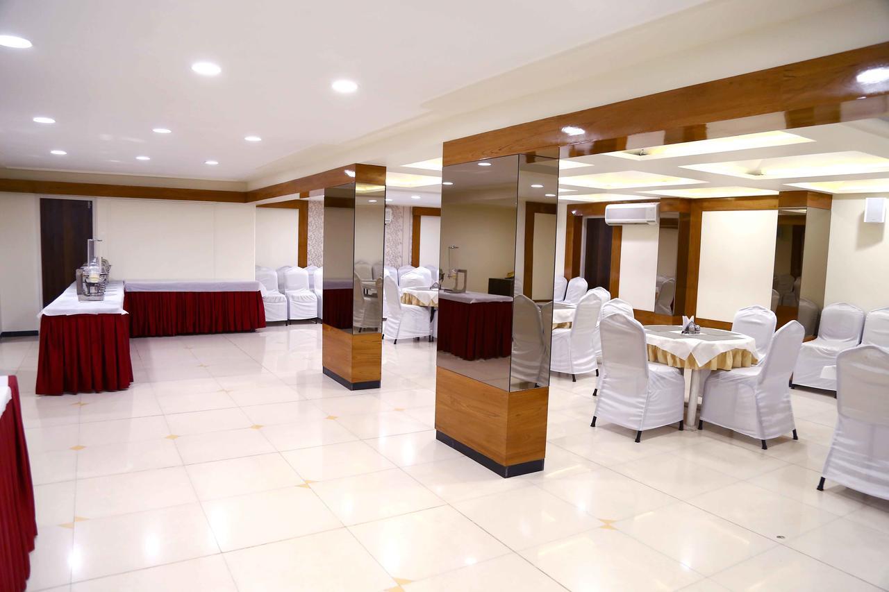 Hotel Regency Dzsámnagar Kültér fotó