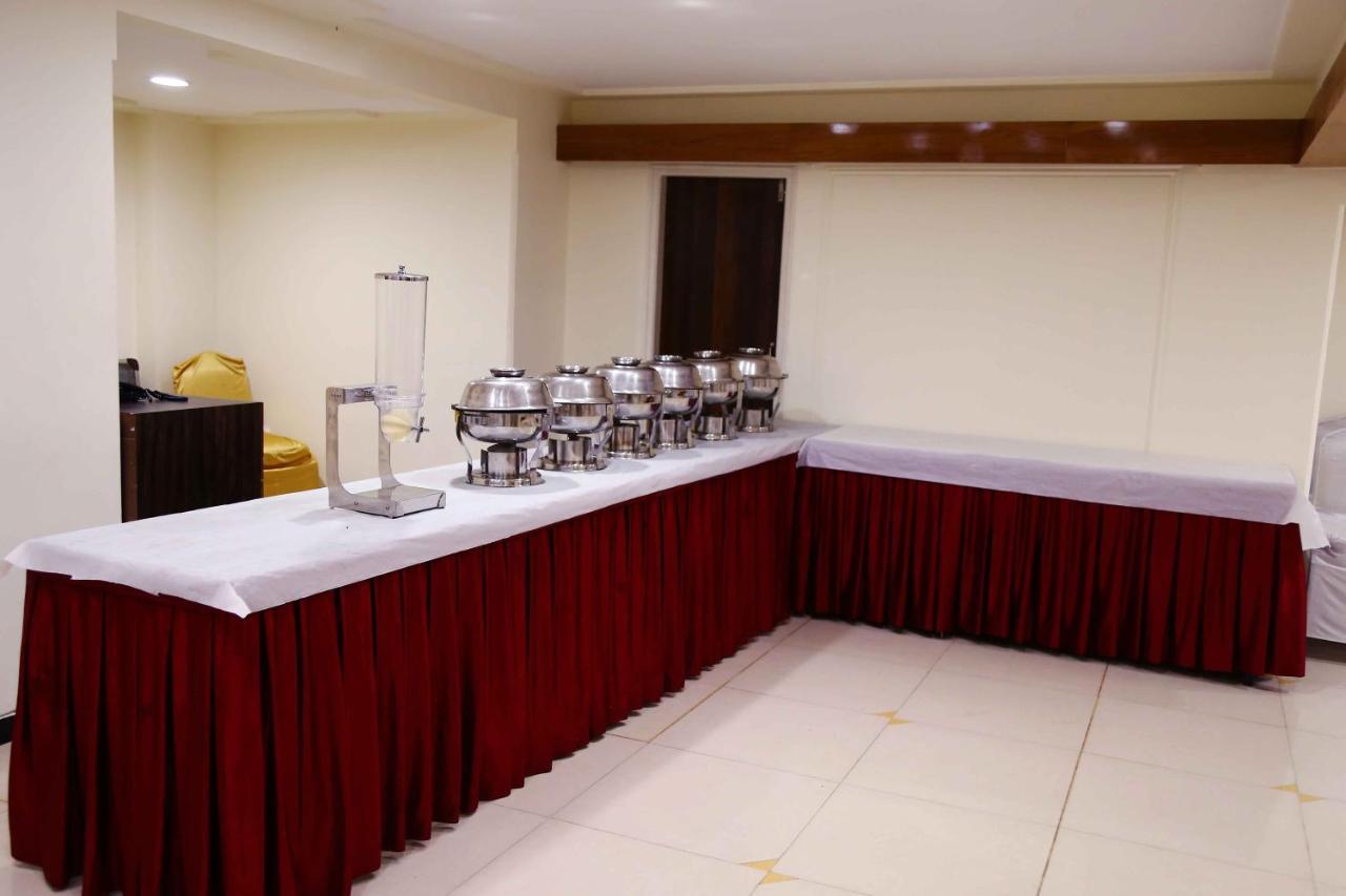 Hotel Regency Dzsámnagar Kültér fotó
