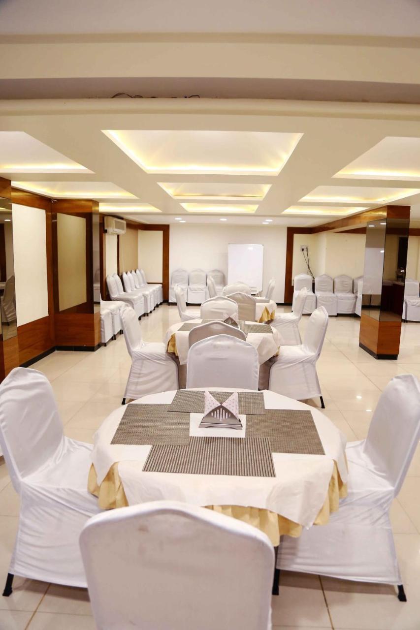 Hotel Regency Dzsámnagar Kültér fotó